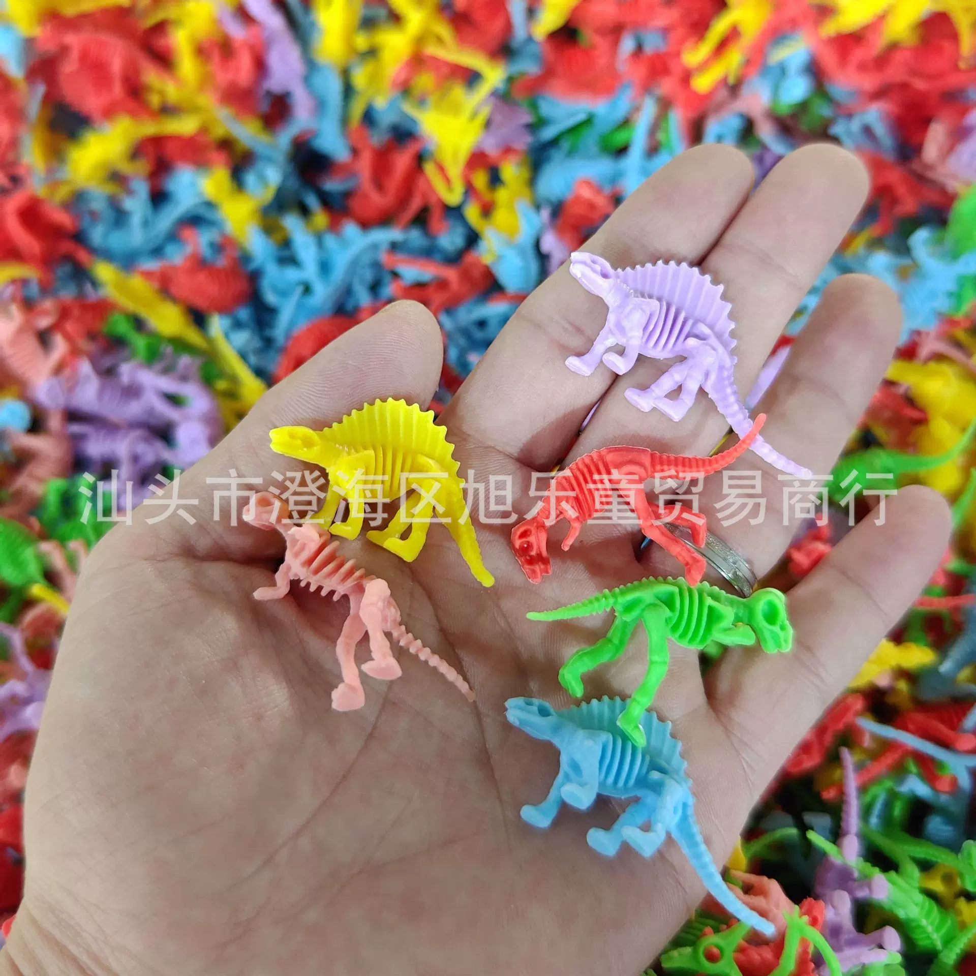 小恐龙骨架化石霸王龙模型儿童DIY制作考古挖掘恐龙化石玩具